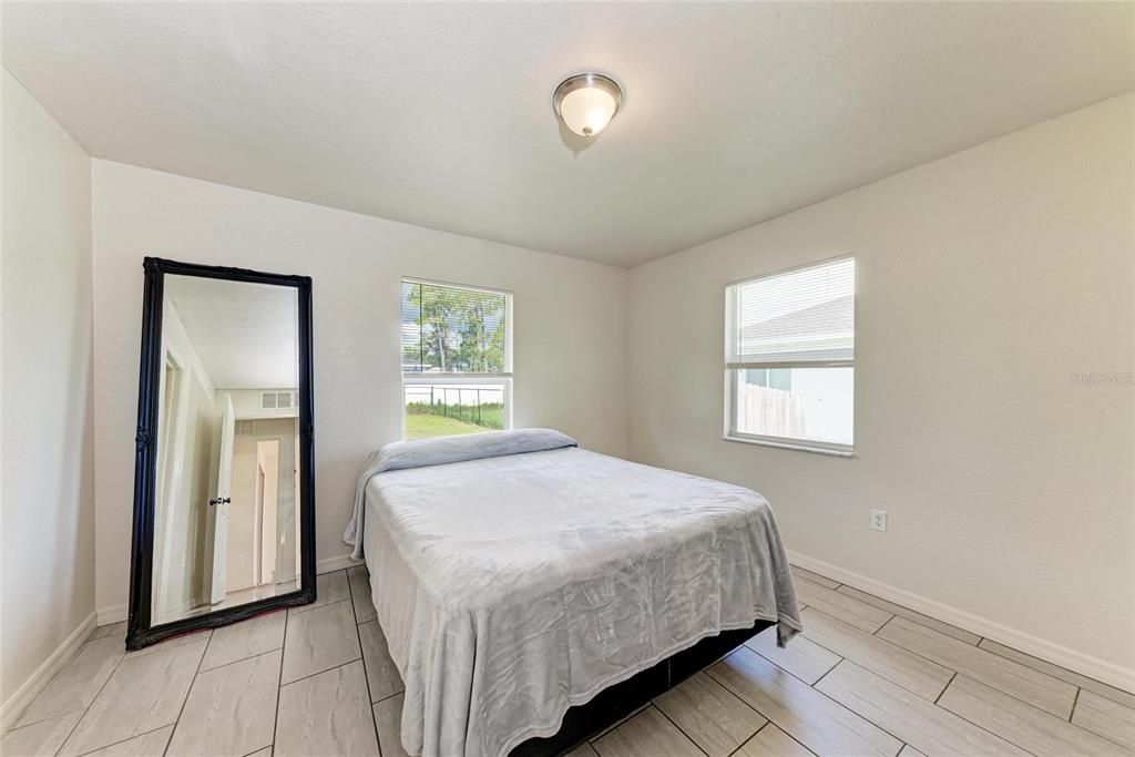 Active With Contract: $222,400 (3 beds, 2 baths, 1088 Square Feet)