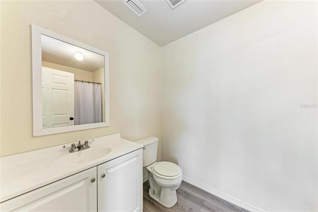 Active With Contract: $222,400 (3 beds, 2 baths, 1088 Square Feet)
