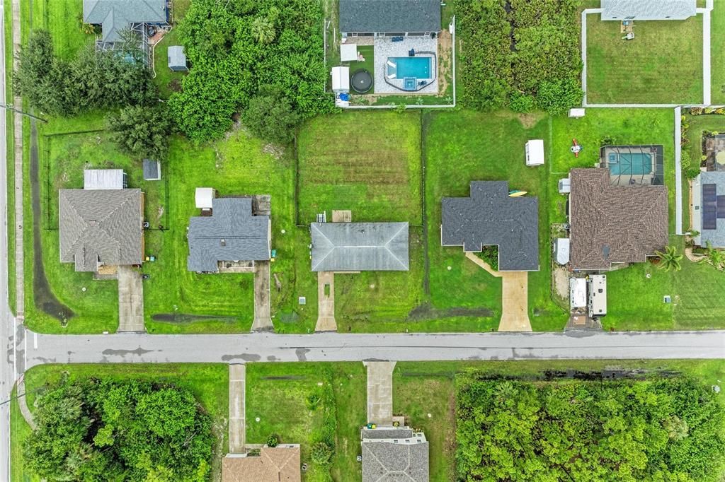 Active With Contract: $222,400 (3 beds, 2 baths, 1088 Square Feet)