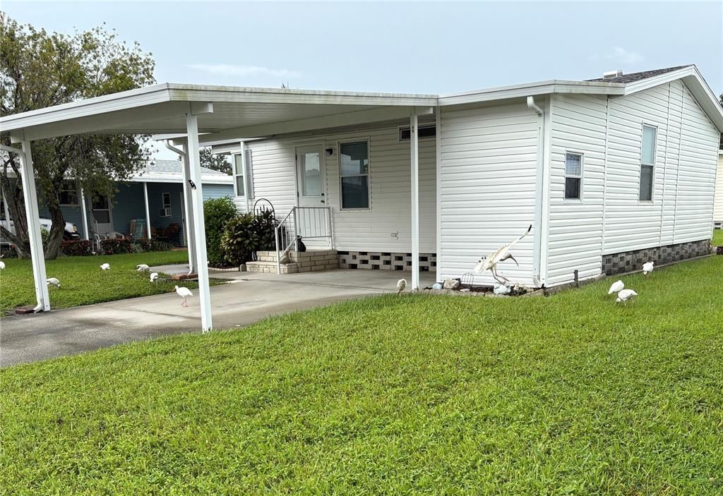 Active With Contract: $135,000 (2 beds, 2 baths, 736 Square Feet)