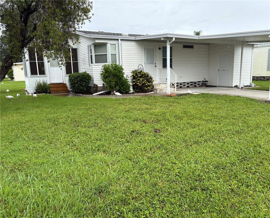 Active With Contract: $135,000 (2 beds, 2 baths, 736 Square Feet)