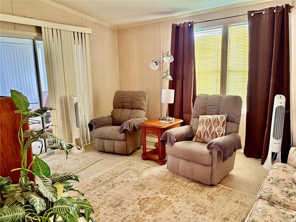 Active With Contract: $135,000 (2 beds, 2 baths, 736 Square Feet)