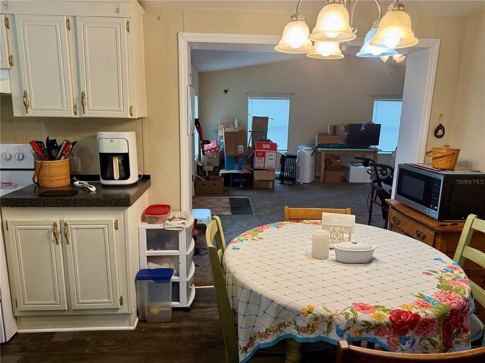 待售: $170,000 (2 贝兹, 2 浴室, 1280 平方英尺)