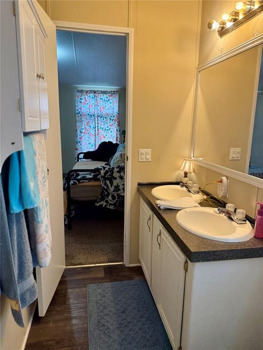 待售: $170,000 (2 贝兹, 2 浴室, 1280 平方英尺)