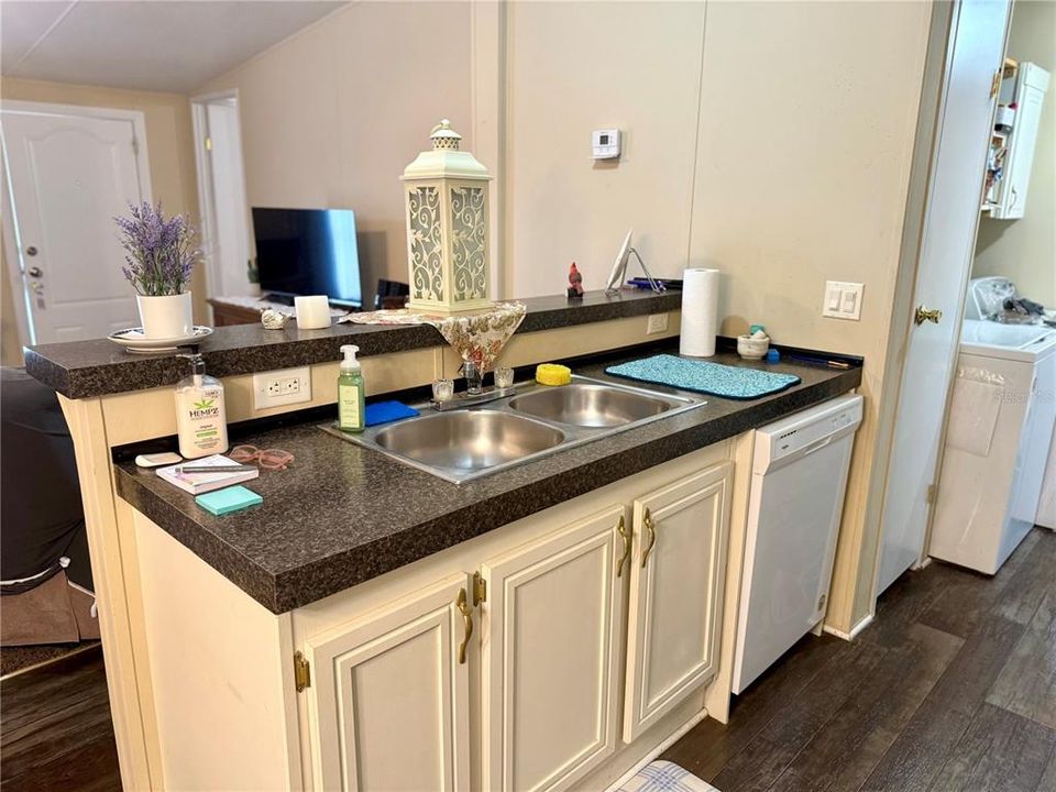 待售: $170,000 (2 贝兹, 2 浴室, 1280 平方英尺)