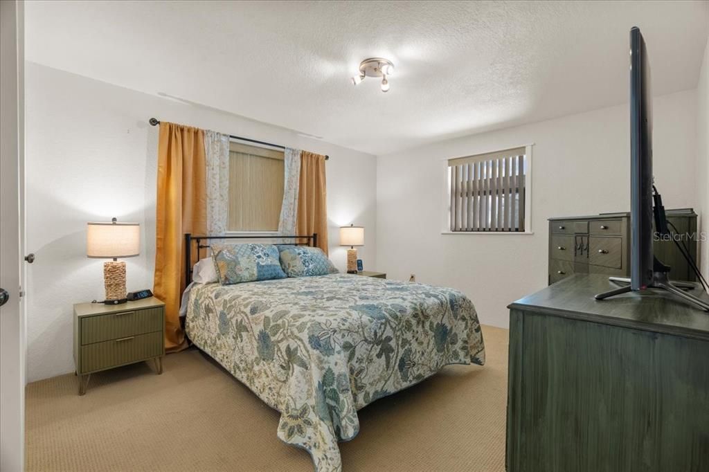 For Sale: $356,500 (3 beds, 2 baths, 1646 Square Feet)