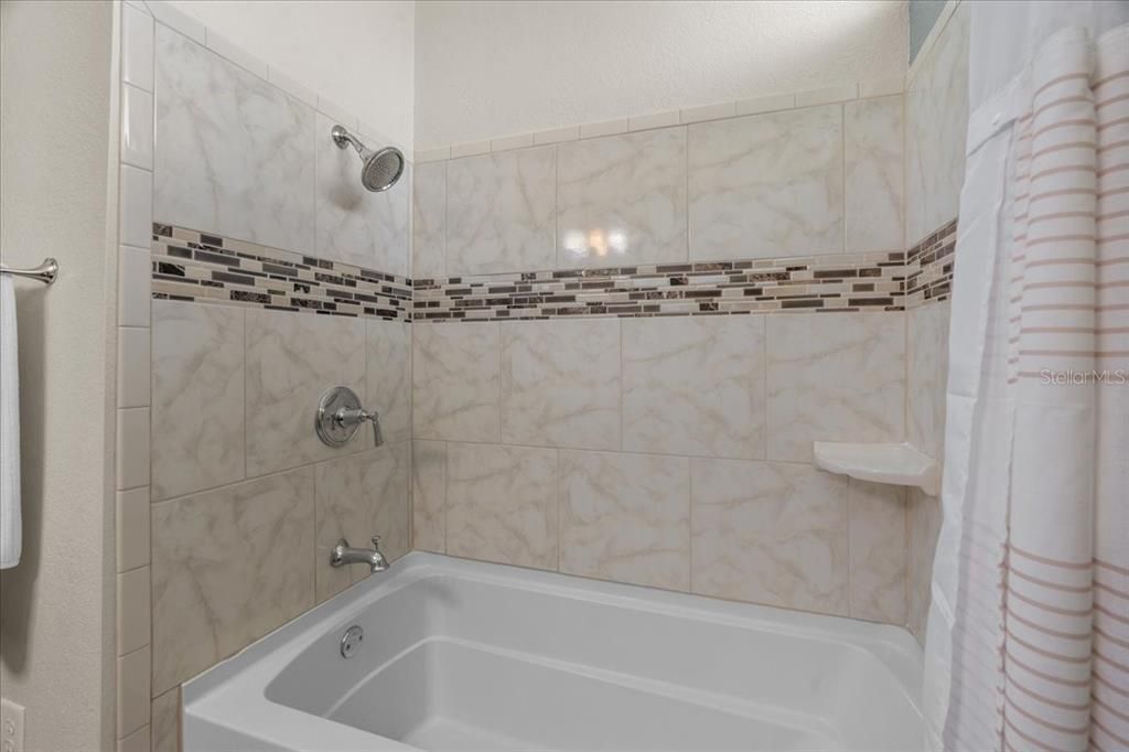 For Sale: $356,500 (3 beds, 2 baths, 1646 Square Feet)