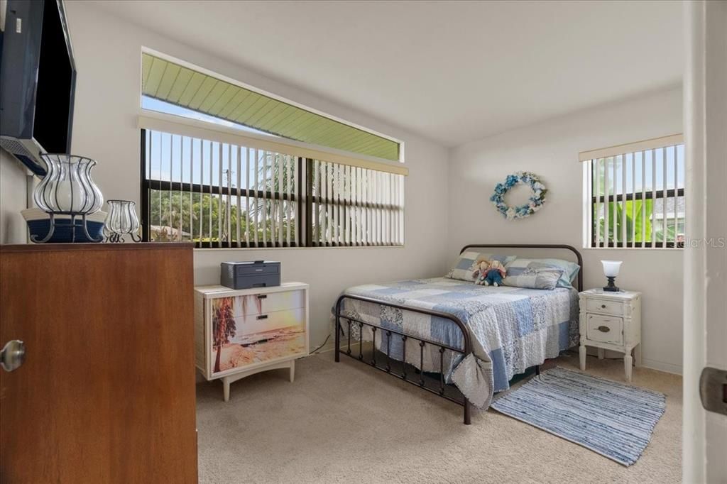 For Sale: $356,500 (3 beds, 2 baths, 1646 Square Feet)