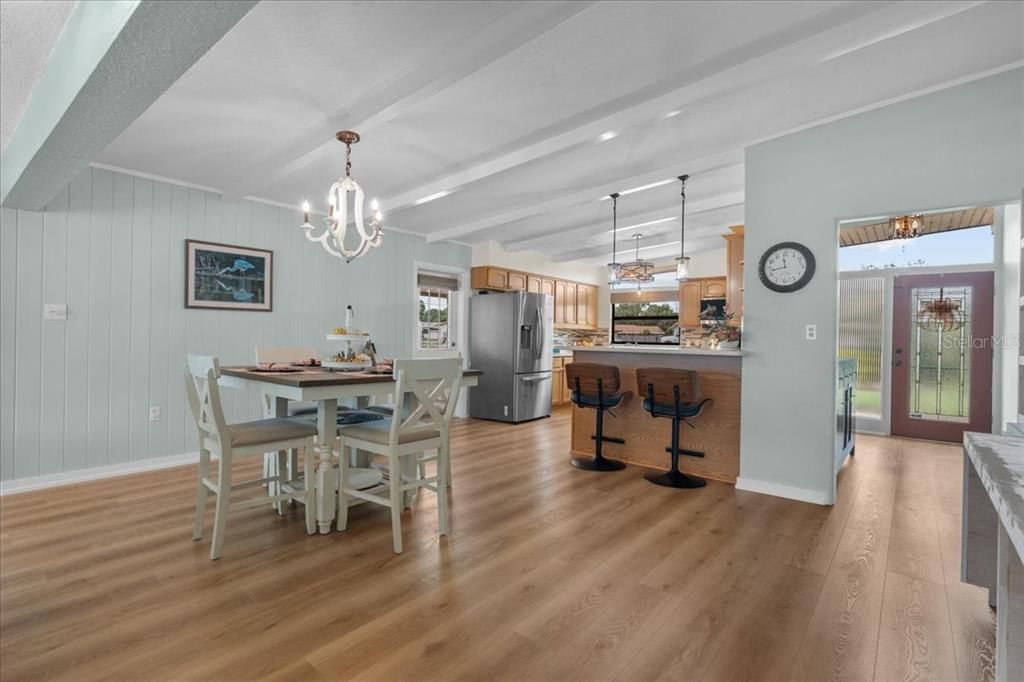 For Sale: $356,500 (3 beds, 2 baths, 1646 Square Feet)