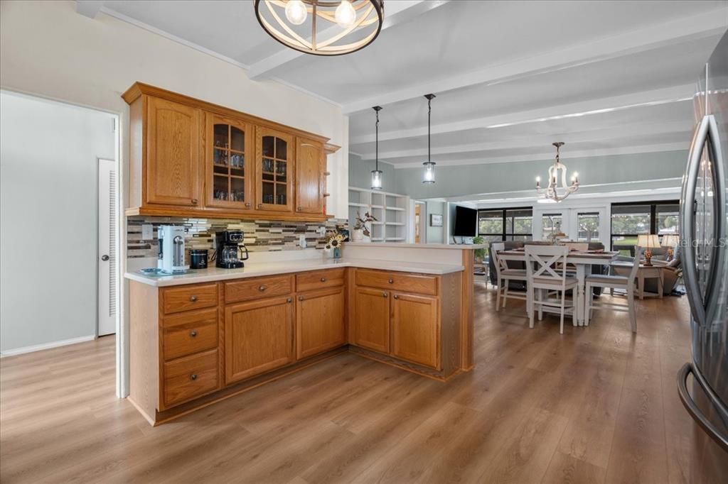 For Sale: $356,500 (3 beds, 2 baths, 1646 Square Feet)