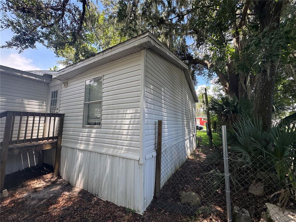 Active With Contract: $149,900 (4 beds, 2 baths, 1728 Square Feet)