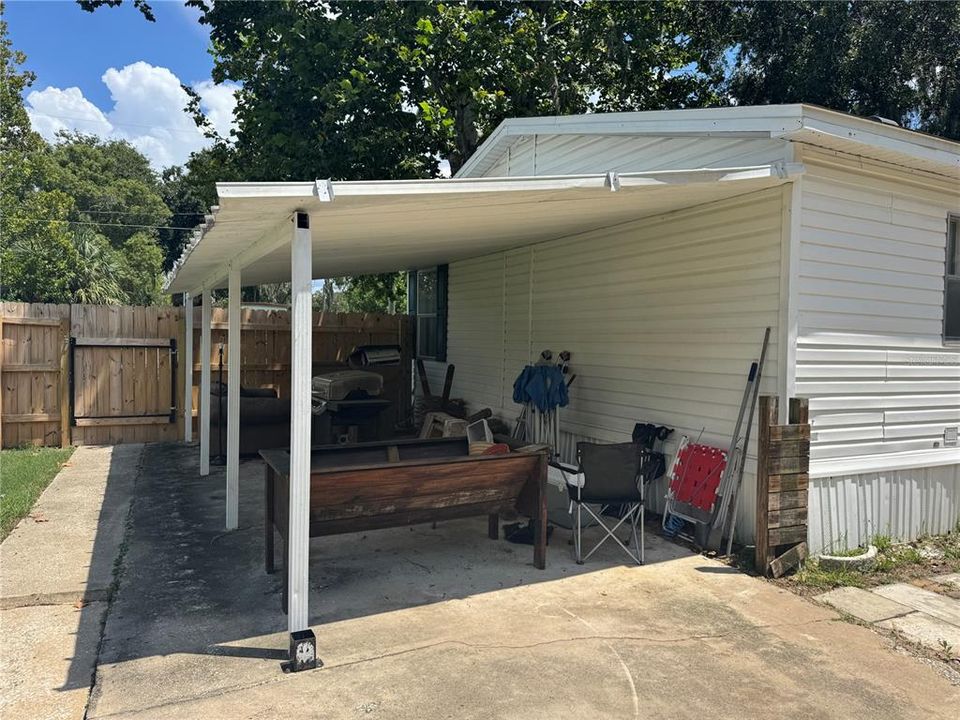 Active With Contract: $149,900 (4 beds, 2 baths, 1728 Square Feet)