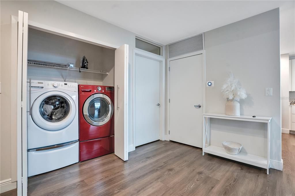 На продажу: $612,900 (4 спален, 2 ванн, 2009 Квадратных фут)