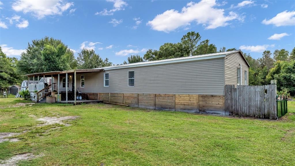 待售: $380,000 (5 贝兹, 3 浴室, 2400 平方英尺)