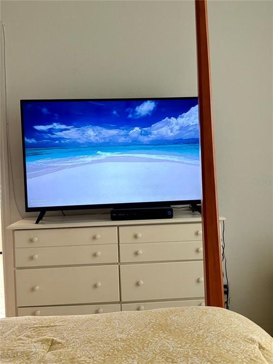 For Rent: $2,200 (3 beds, 2 baths, 1383 Square Feet)