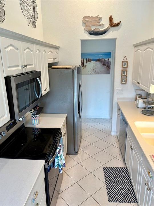 For Rent: $2,200 (3 beds, 2 baths, 1383 Square Feet)