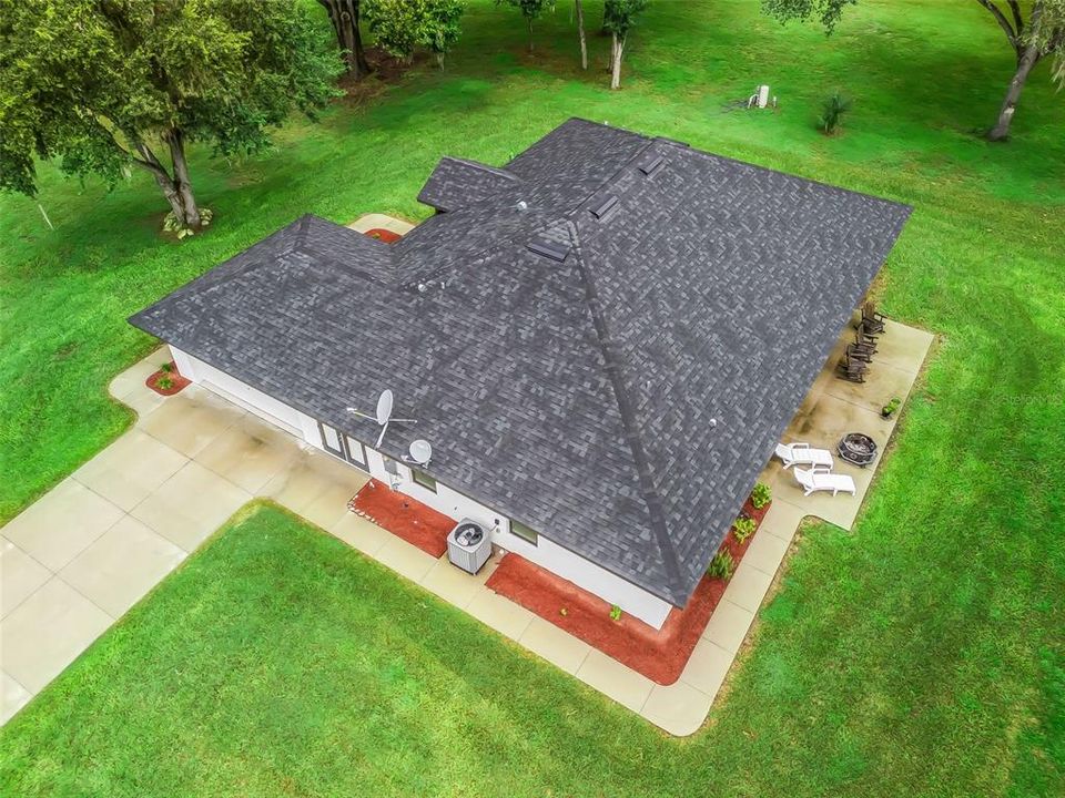 En Venta: $879,900 (3 camas, 2 baños, 2245 Pies cuadrados)