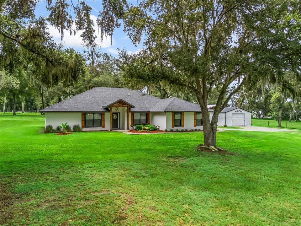 En Venta: $879,900 (3 camas, 2 baños, 2245 Pies cuadrados)