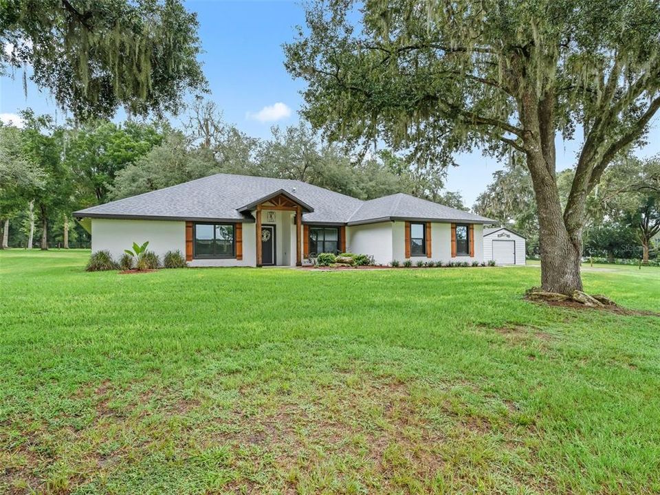 En Venta: $879,900 (3 camas, 2 baños, 2245 Pies cuadrados)