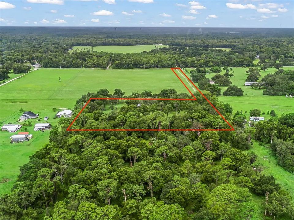 En Venta: $879,900 (3 camas, 2 baños, 2245 Pies cuadrados)