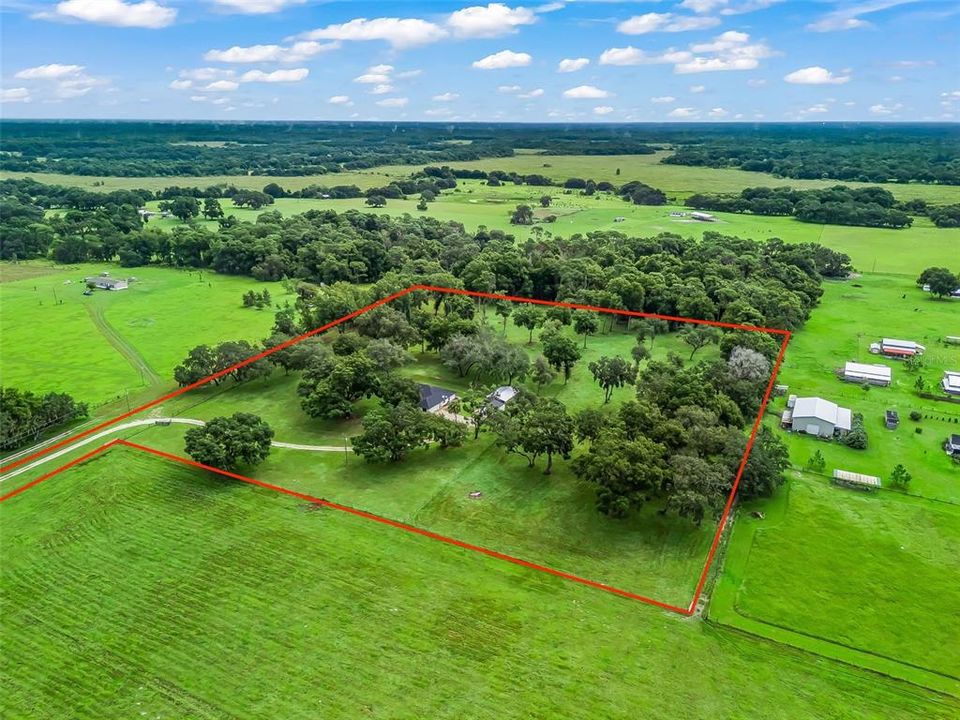 En Venta: $879,900 (3 camas, 2 baños, 2245 Pies cuadrados)