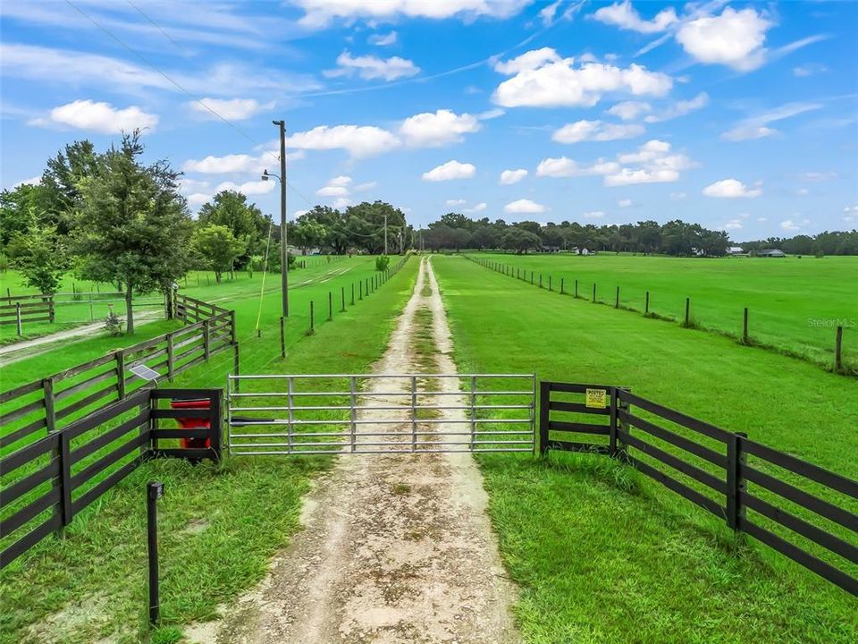 For Sale: $1,220,000 (3 beds, 2 baths, 2245 Square Feet)