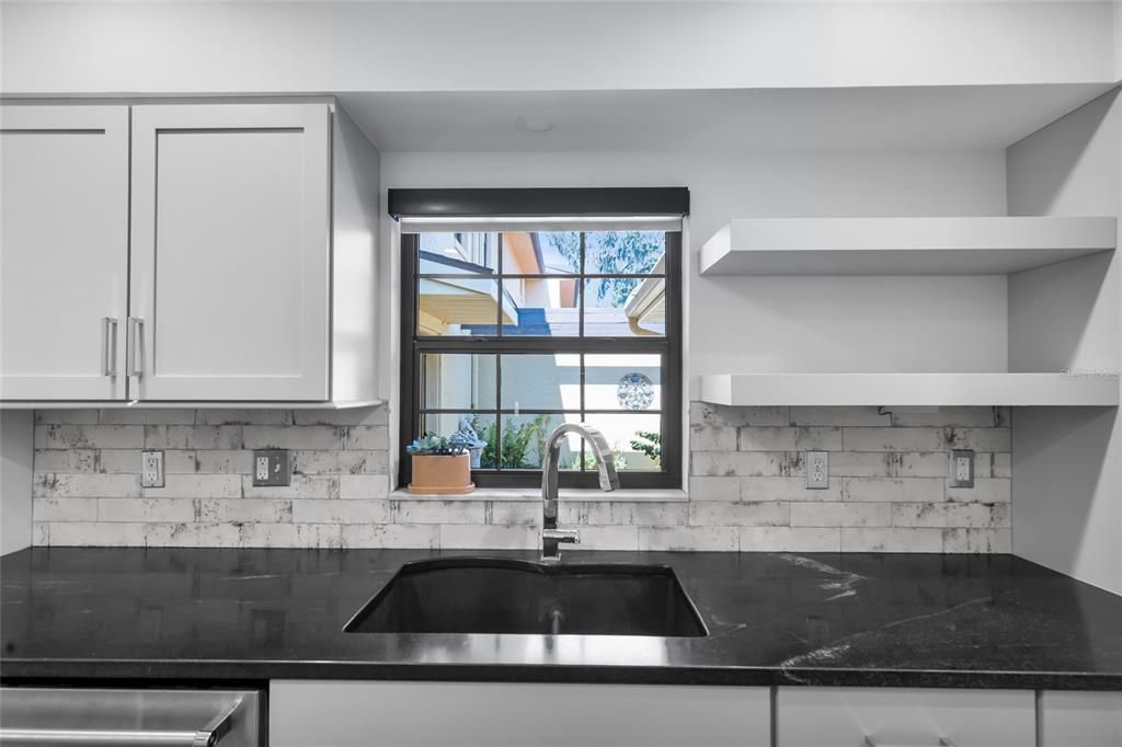 На продажу: $475,000 (3 спален, 3 ванн, 2201 Квадратных фут)