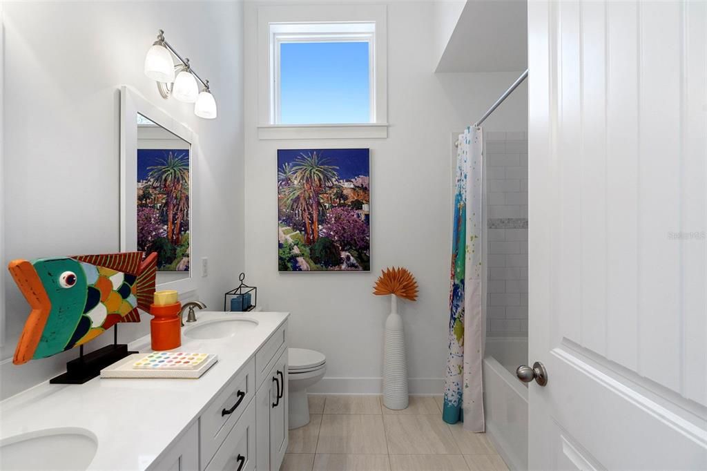 待售: $849,900 (3 贝兹, 2 浴室, 2766 平方英尺)