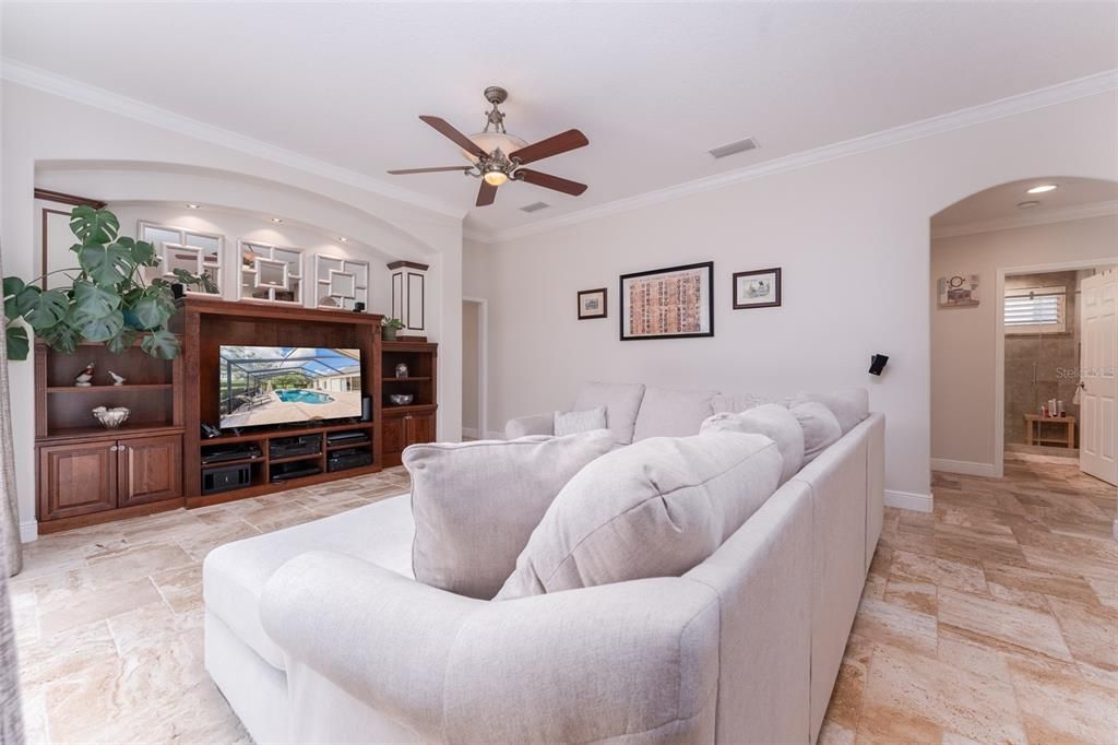 En Venta: $925,000 (4 camas, 3 baños, 3154 Pies cuadrados)