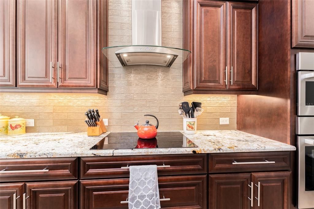 En Venta: $925,000 (4 camas, 3 baños, 3154 Pies cuadrados)