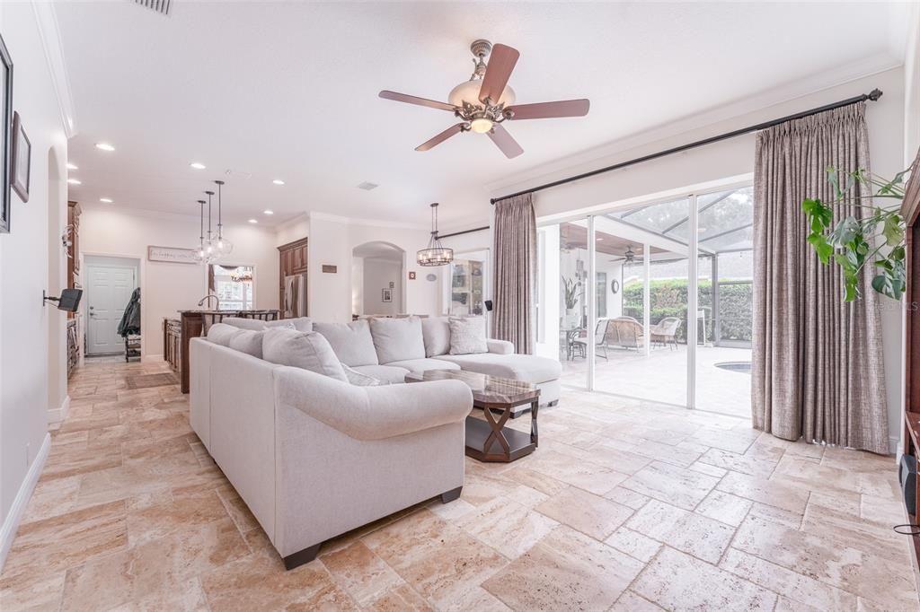 En Venta: $925,000 (4 camas, 3 baños, 3154 Pies cuadrados)