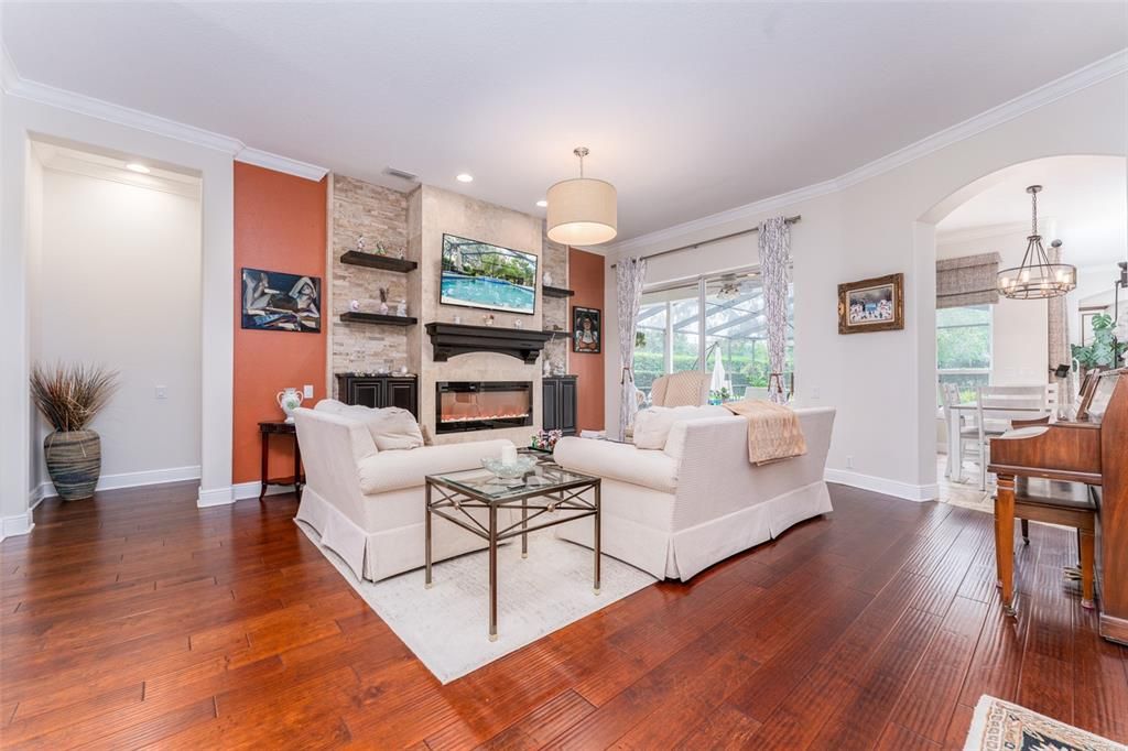 En Venta: $925,000 (4 camas, 3 baños, 3154 Pies cuadrados)