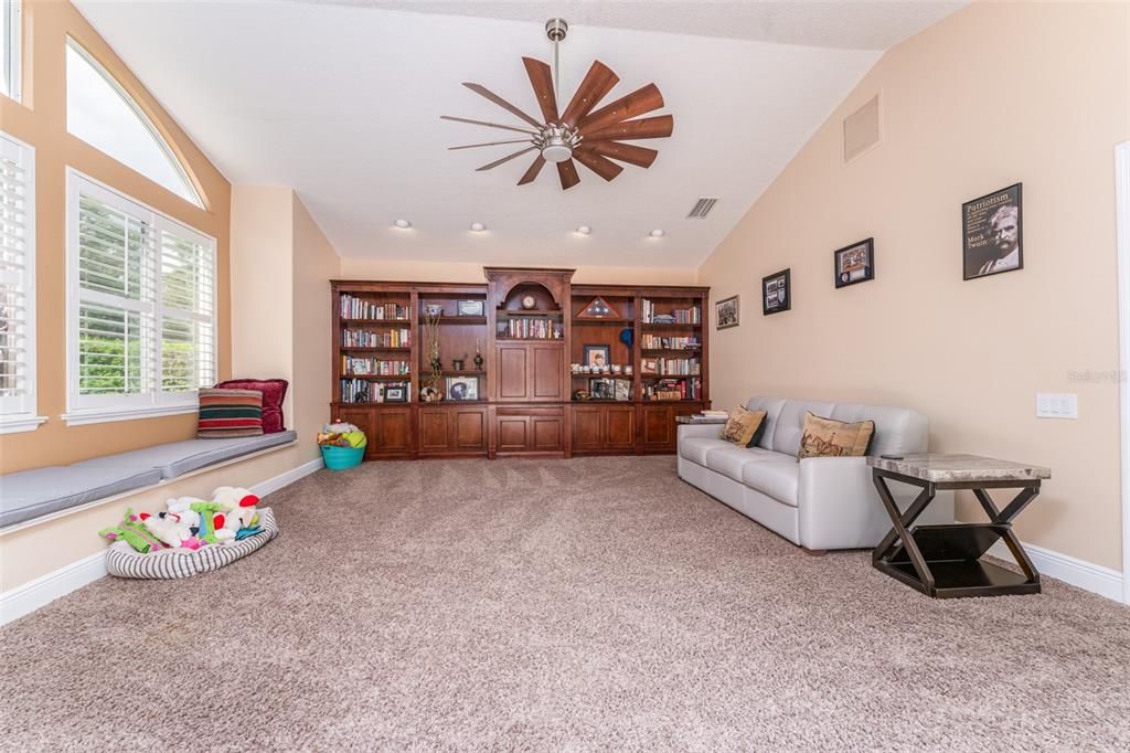 En Venta: $925,000 (4 camas, 3 baños, 3154 Pies cuadrados)