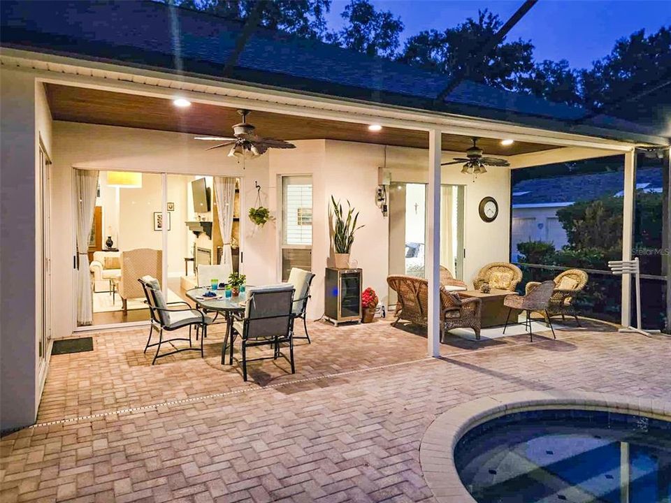 En Venta: $925,000 (4 camas, 3 baños, 3154 Pies cuadrados)