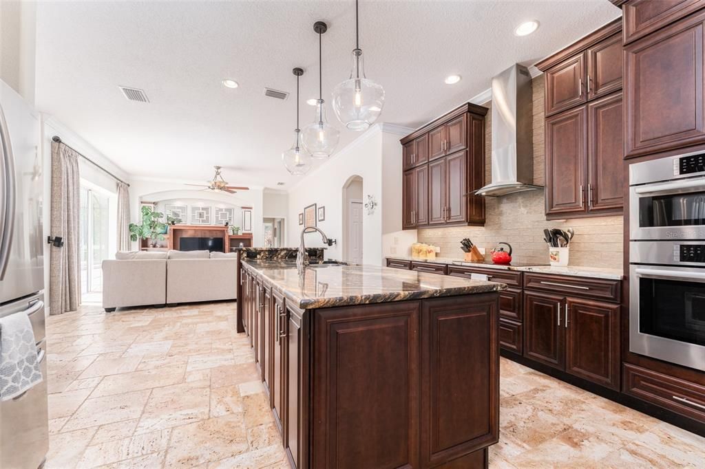 En Venta: $925,000 (4 camas, 3 baños, 3154 Pies cuadrados)