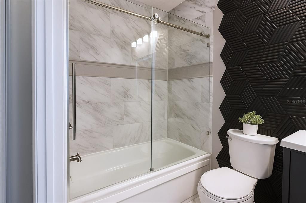 На продажу: $185,000 (2 спален, 1 ванн, 1032 Квадратных фут)