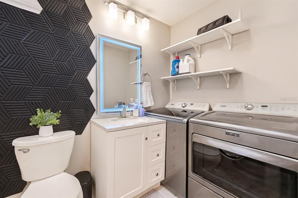 На продажу: $185,000 (2 спален, 1 ванн, 1032 Квадратных фут)