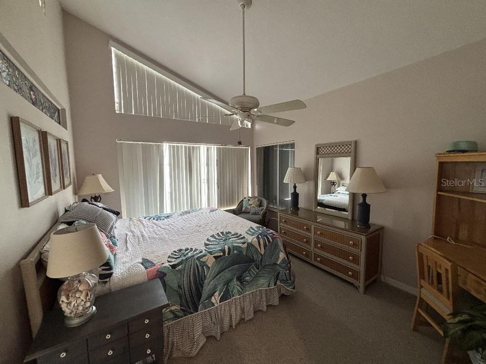 待售: $999,000 (4 贝兹, 2 浴室, 2323 平方英尺)