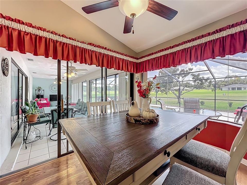 Activo con contrato: $374,000 (3 camas, 2 baños, 1651 Pies cuadrados)