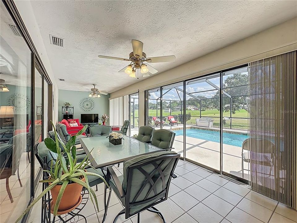 Activo con contrato: $374,000 (3 camas, 2 baños, 1651 Pies cuadrados)