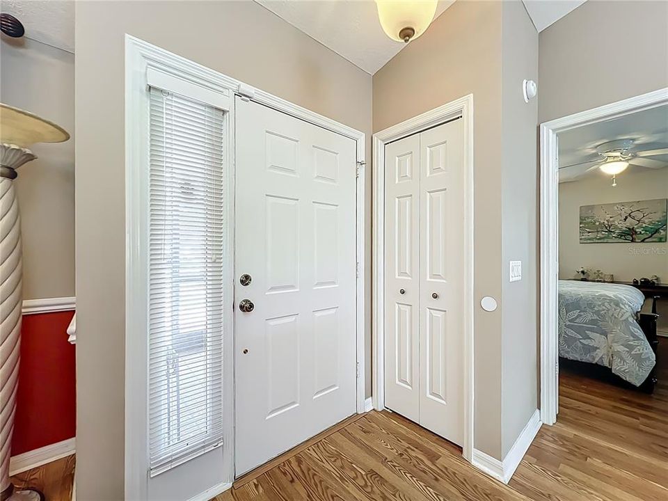 Activo con contrato: $374,000 (3 camas, 2 baños, 1651 Pies cuadrados)