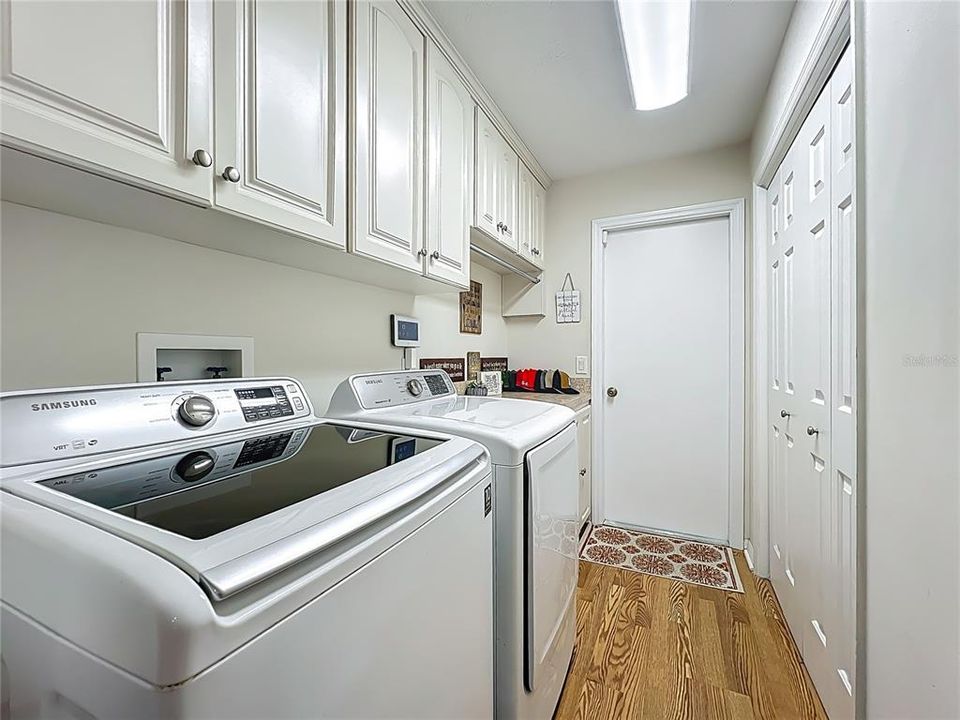 Activo con contrato: $374,000 (3 camas, 2 baños, 1651 Pies cuadrados)