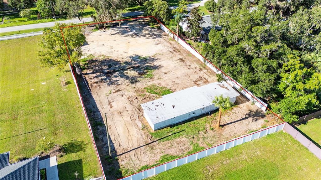 待售: $325,000 (0.46 acres)