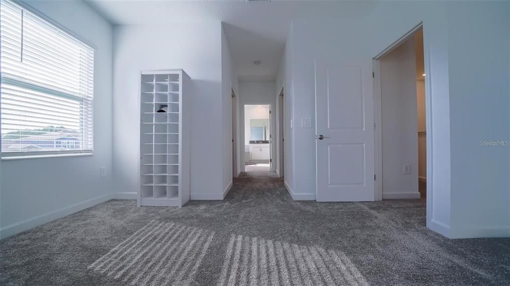 For Sale: $580,000 (5 beds, 3 baths, 3287 Square Feet)