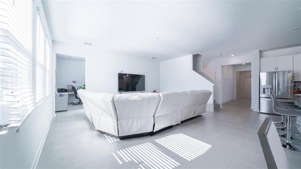 For Sale: $580,000 (5 beds, 3 baths, 3287 Square Feet)