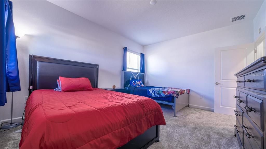 For Sale: $580,000 (5 beds, 3 baths, 3287 Square Feet)