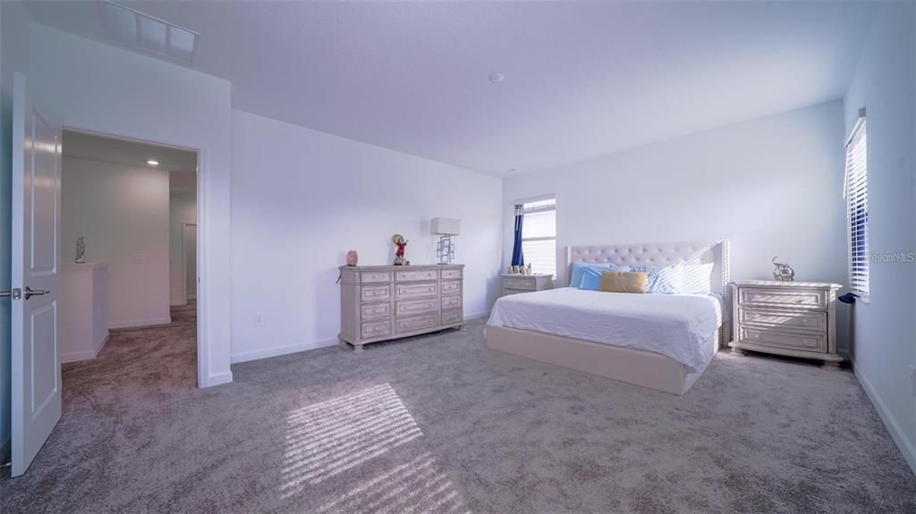 For Sale: $580,000 (5 beds, 3 baths, 3287 Square Feet)