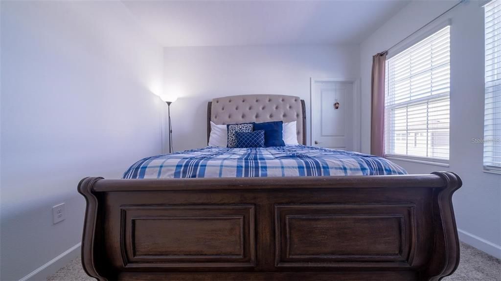 For Sale: $580,000 (5 beds, 3 baths, 3287 Square Feet)