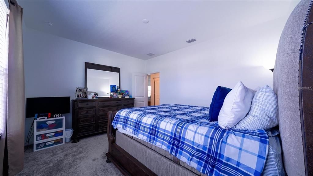 For Sale: $580,000 (5 beds, 3 baths, 3287 Square Feet)