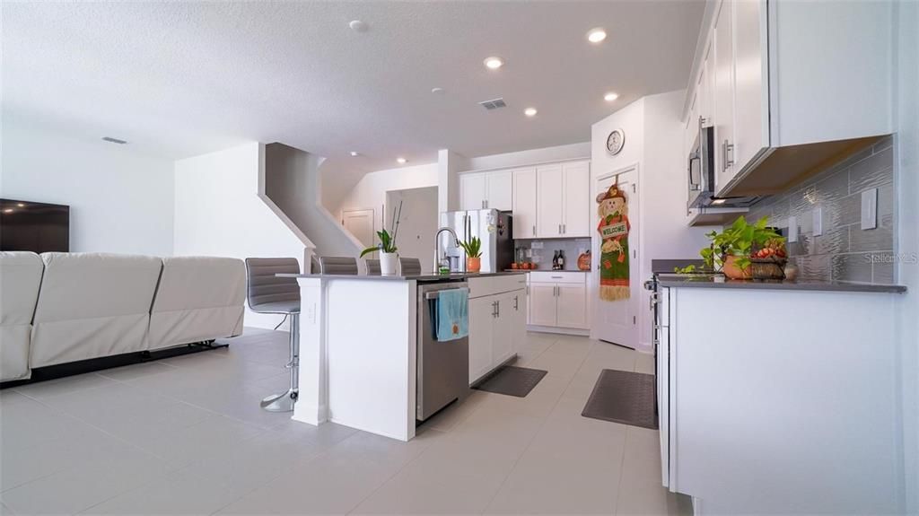 For Sale: $580,000 (5 beds, 3 baths, 3287 Square Feet)